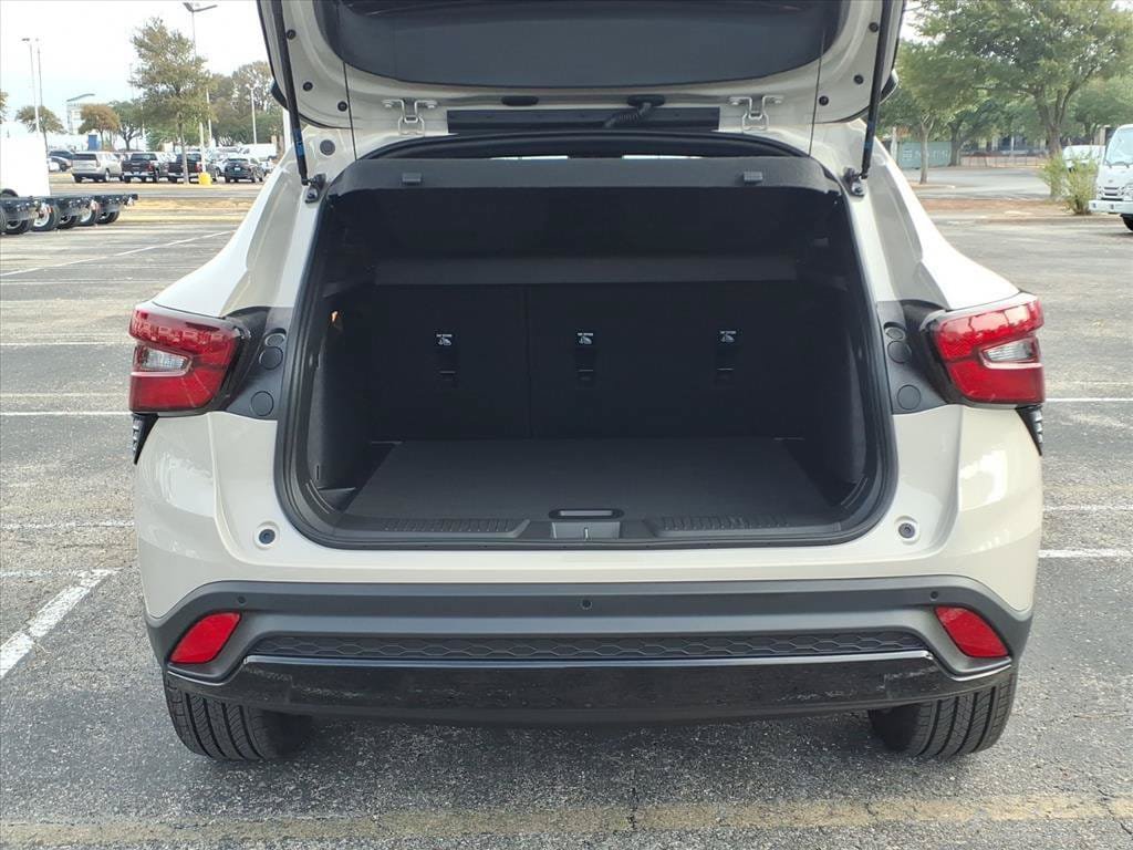 New 2026 Chevrolet Trax RS w/ Driver Confidence Package FWD image 12