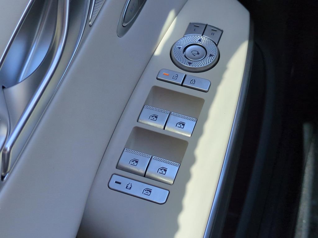 Used 2026 Genesis GV70 2.5T Select image 21