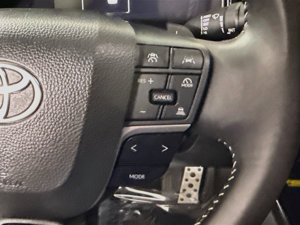 Used 2026 Toyota Camry SE FWD image 14