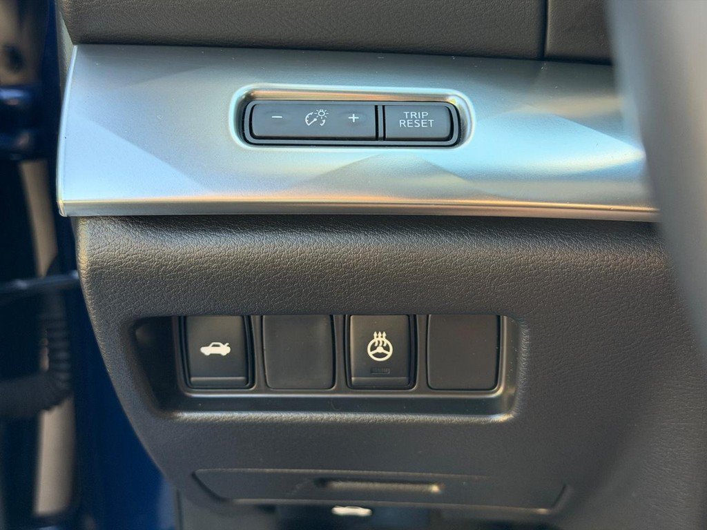 Used 2023 Nissan Maxima SL FWD image 17