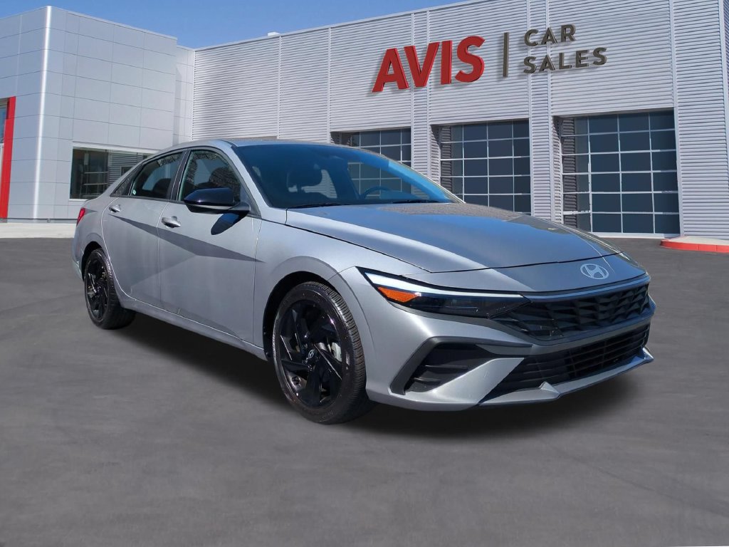 Used 2026 Hyundai Elantra Sport FWD image 3