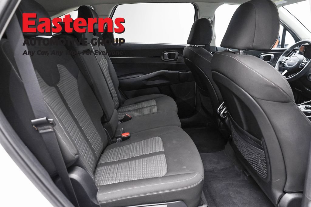 Used 2023 Kia Sorento LX FWD image 22