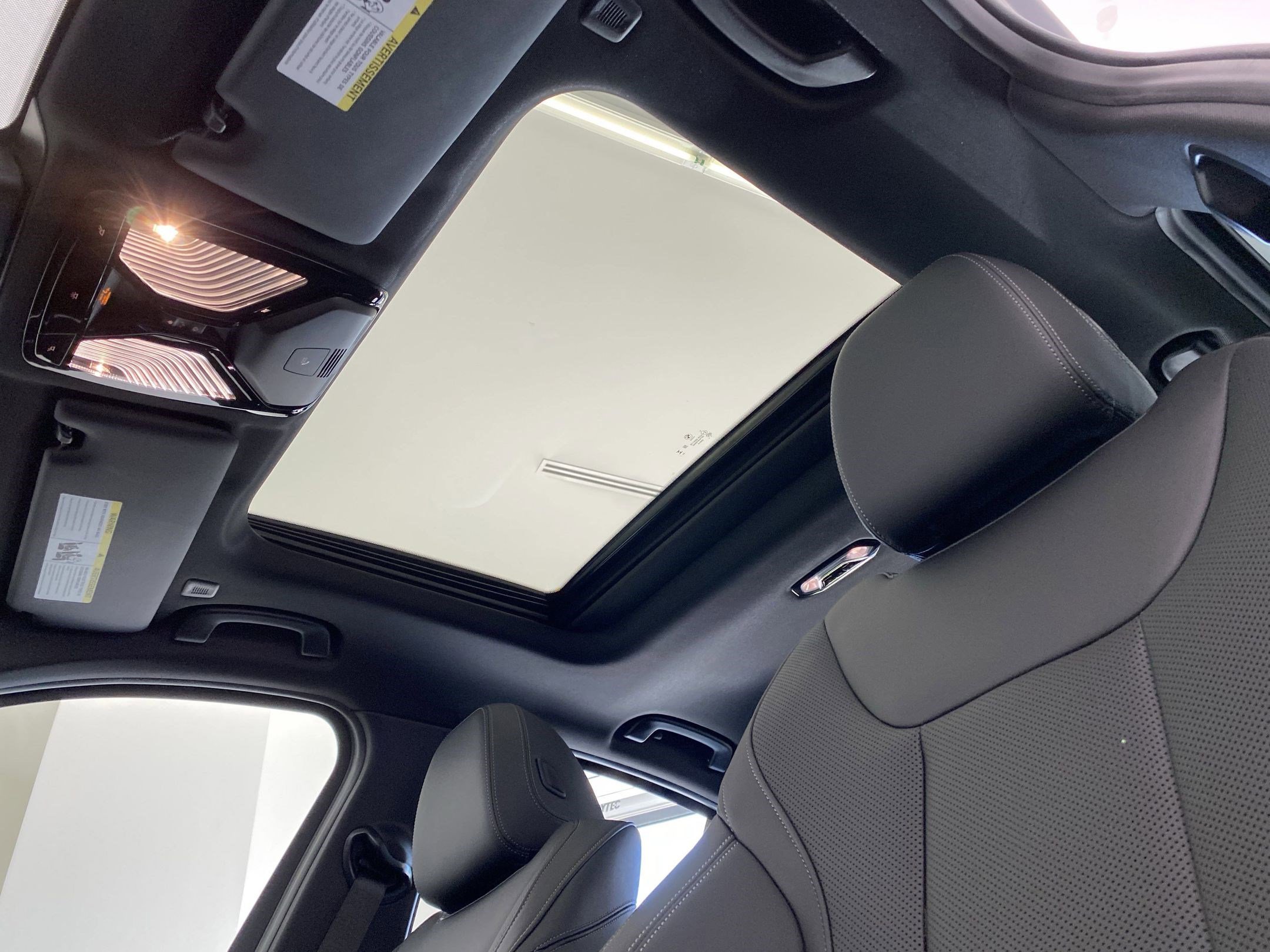 Used 2025 BMW 330i xDrive Sedan w/ Convenience Package image 14