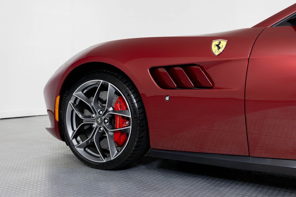 Certified 2019 Ferrari GTC4Lusso T RWD image 25
