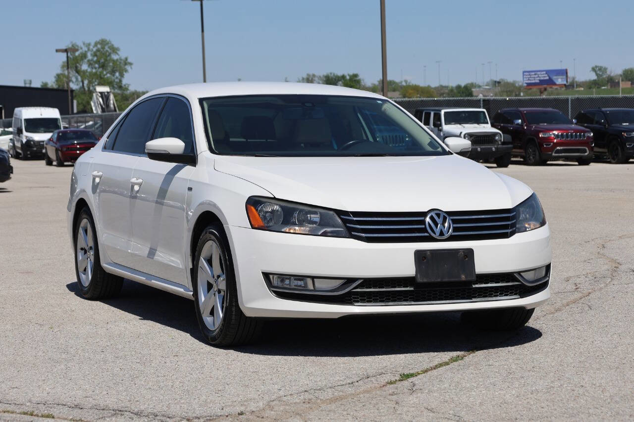 Used 2015 Volkswagen Passat 1.8T Limited Edition FWD image 4
