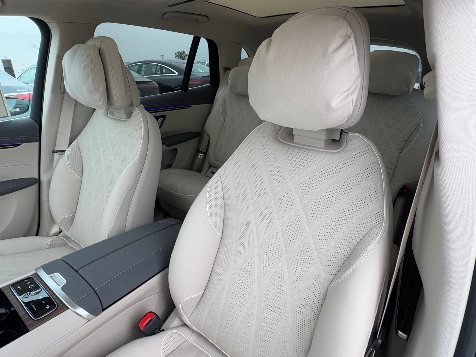New 2026 Mercedes-Benz EQS 400 4MATIC SUV image 19