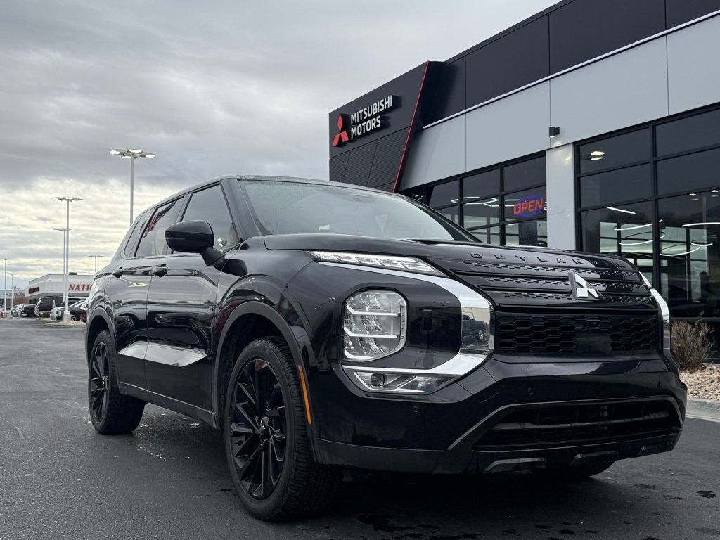 Used 2024 Mitsubishi Outlander SE