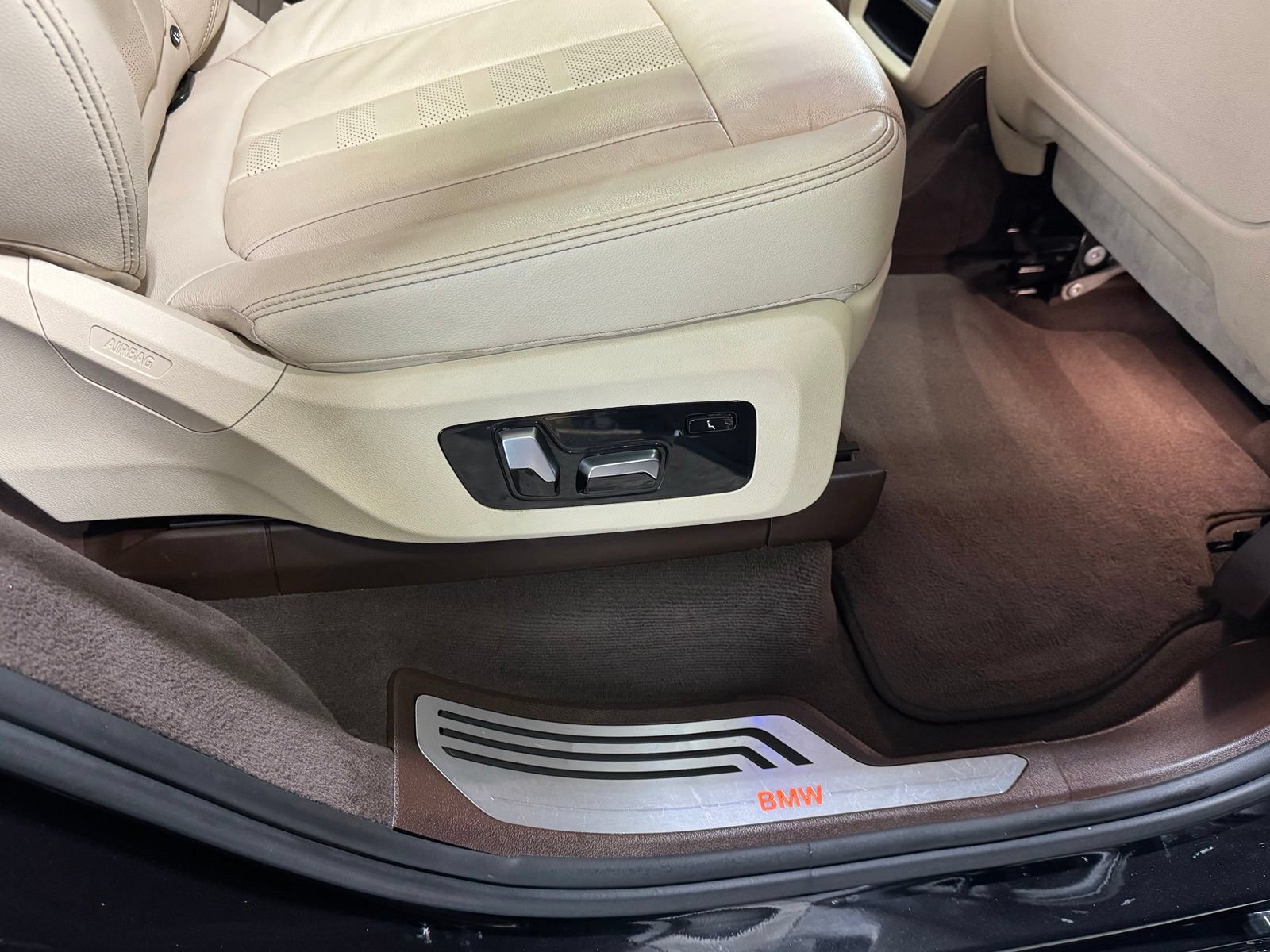 Used 2019 BMW X7 xDrive50i w/ Dynamic Handling Package AWD/4WD image 57