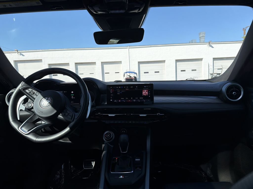 Used 2024 Alfa Romeo Tonale Veloce AWD/4WD image 18