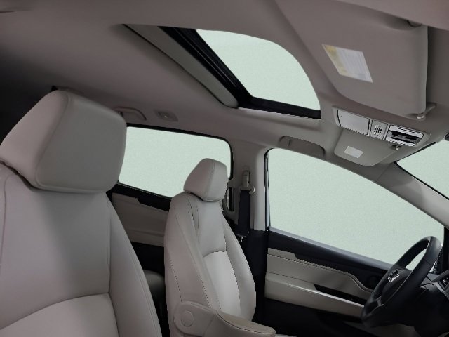 Certified 2026 Honda Odyssey EX-L image 6