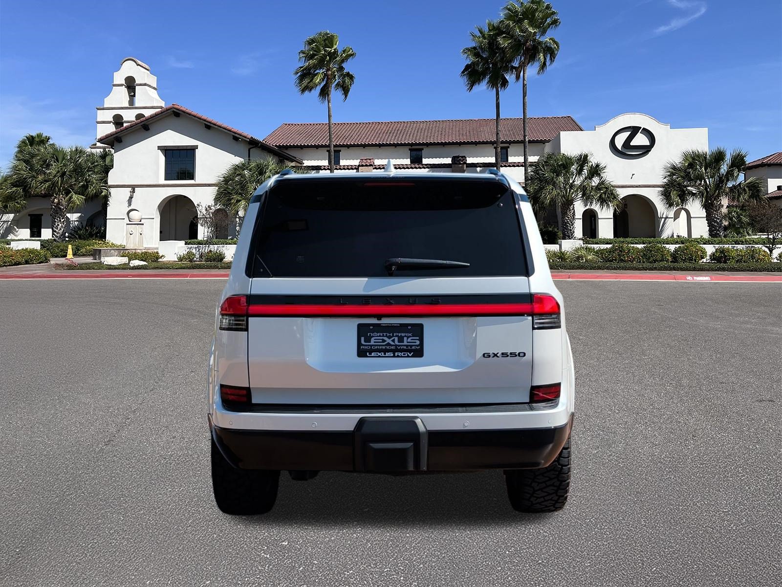 Certified 2024 Lexus GX 550 w/ Accessory Package (Z1) AWD/4WD image 3