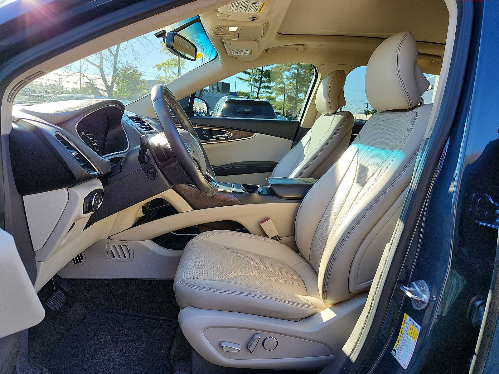 Used 2016 Lincoln MKX Reserve AWD/4WD image 13
