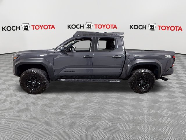 Used 2025 Toyota Tacoma TRD Off-Road AWD/4WD image 4