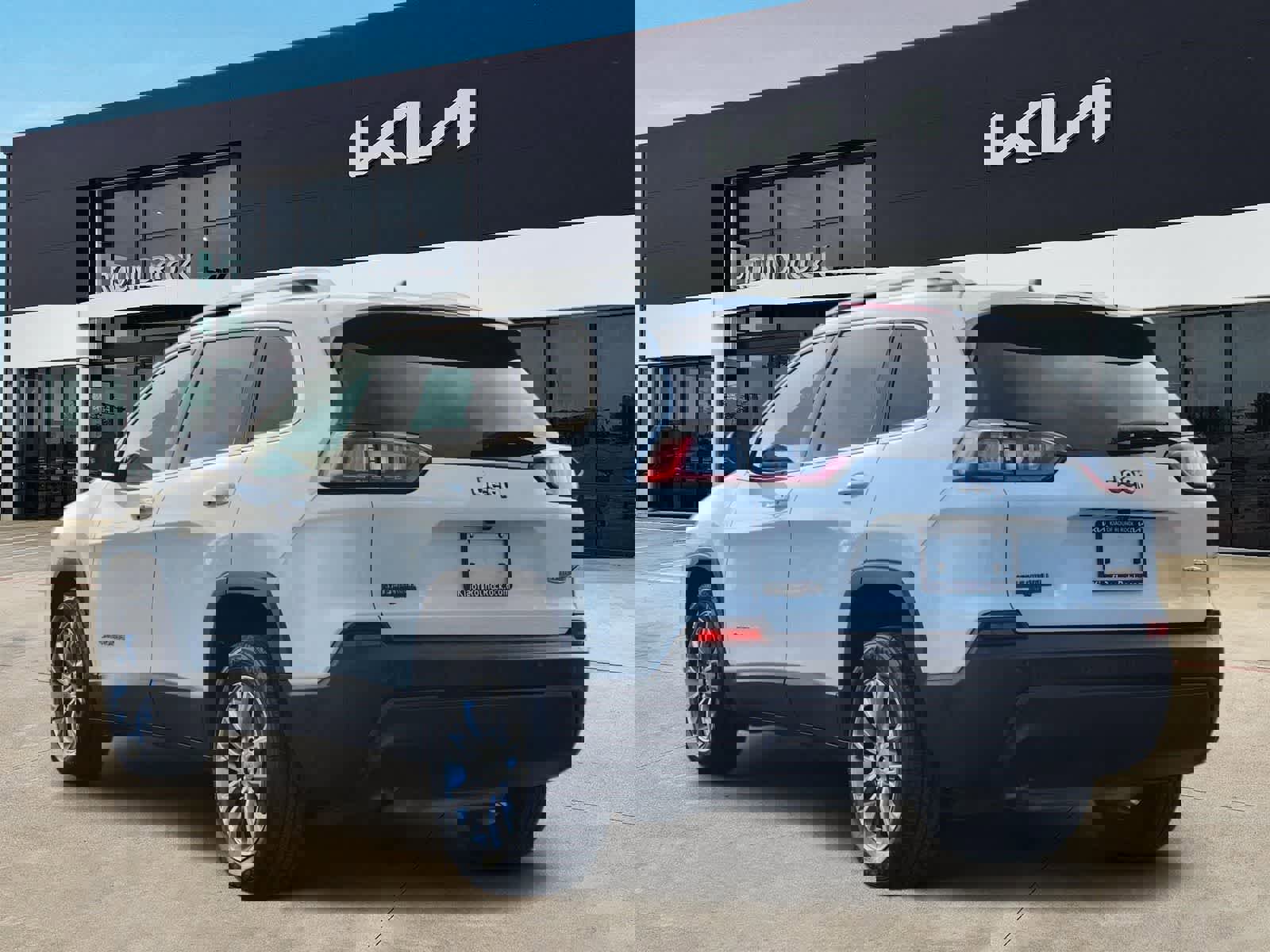 Used 2019 Jeep Cherokee Latitude Plus image 5