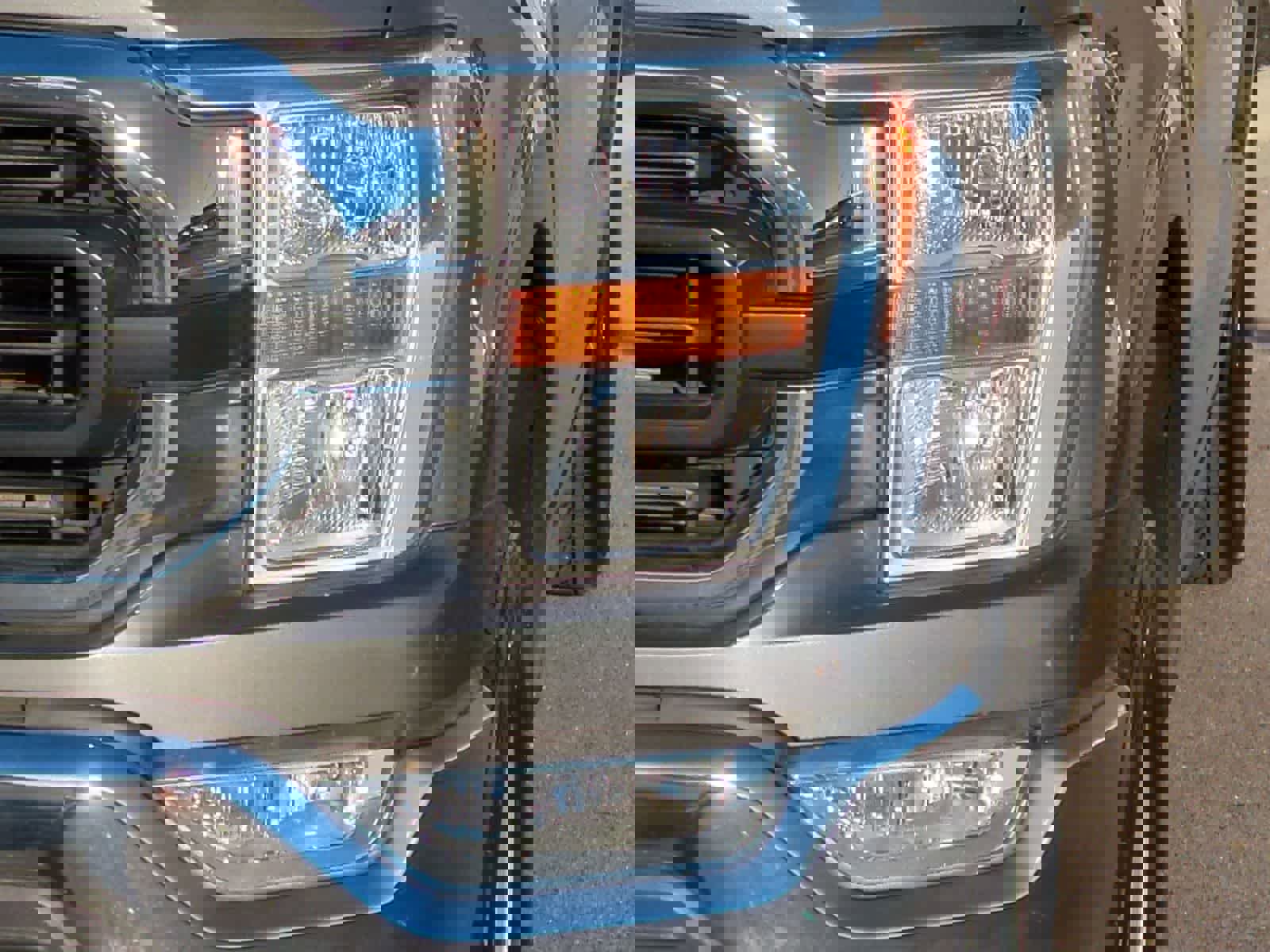 Used 2022 Ford F150 XLT w/ Trailer Tow Package image 11