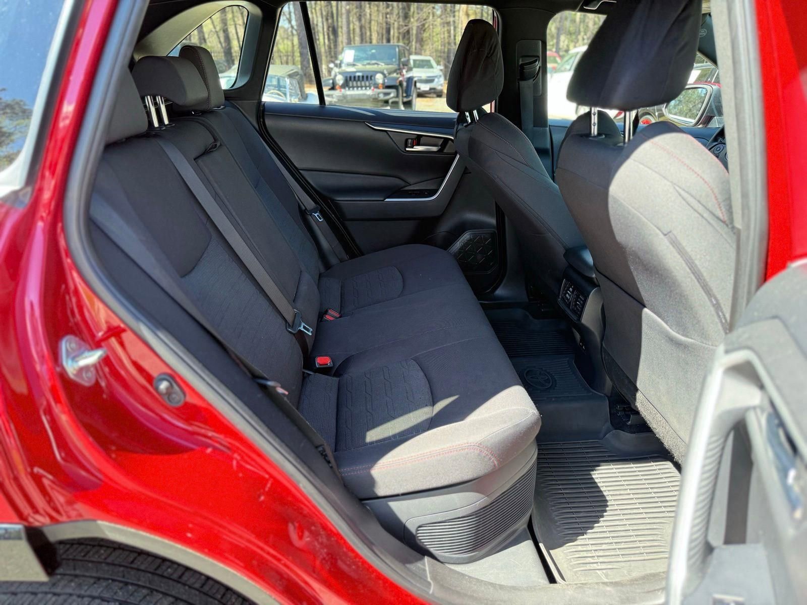 Used 2023 Toyota RAV4 SE w/ Weather & Moonroof Package image 36