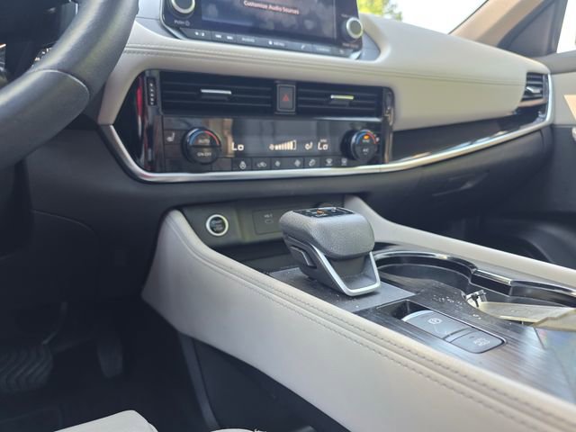 Used 2023 Nissan Rogue SL image 26