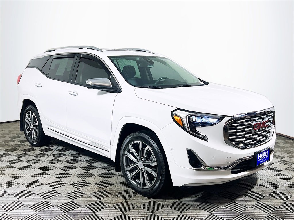 Used 2020 GMC Terrain Denali w/ Denali Premium Package image 1
