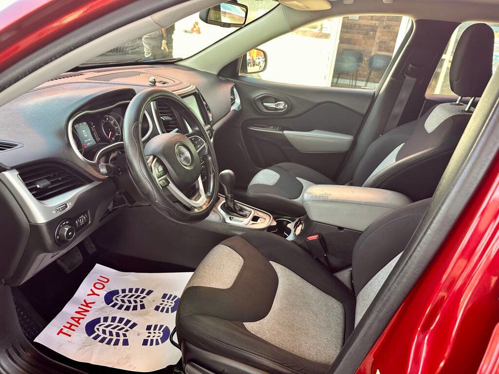 Used 2014 Jeep Cherokee Latitude AWD/4WD image 13