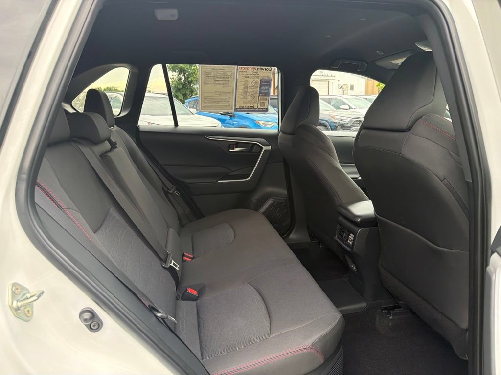 Used 2025 Toyota RAV4 SE AWD/4WD image 13