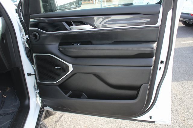 Used 2024 Jeep Wagoneer 4WD w/ Premium Group I image 34