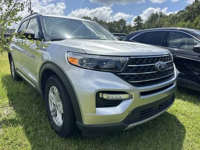 Used 2024 Ford Explorer XLT w/ Equipment Group 202A RWD image 4