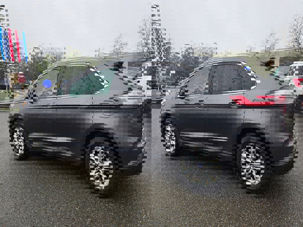 Used 2020 Ford Edge SEL image 8