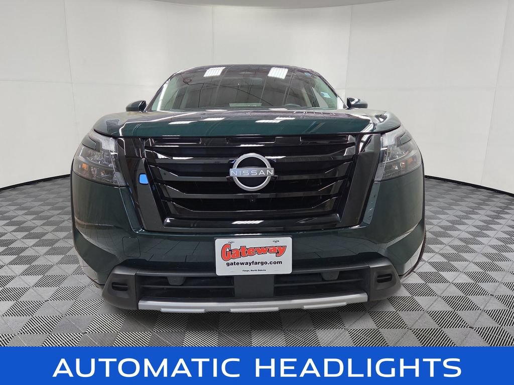 Used 2025 Nissan Pathfinder Platinum AWD/4WD image 5