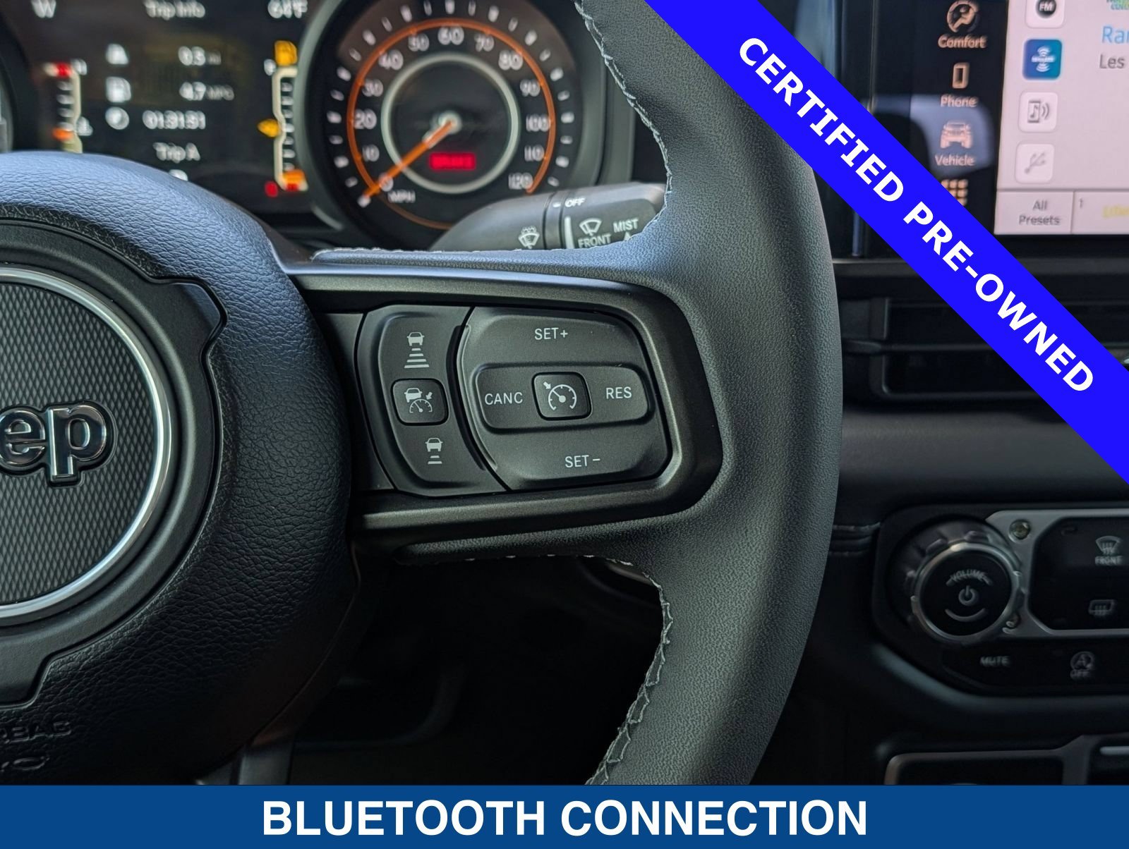 Used 2025 Jeep Gladiator Mojave w/ Safety Group AWD/4WD image 29
