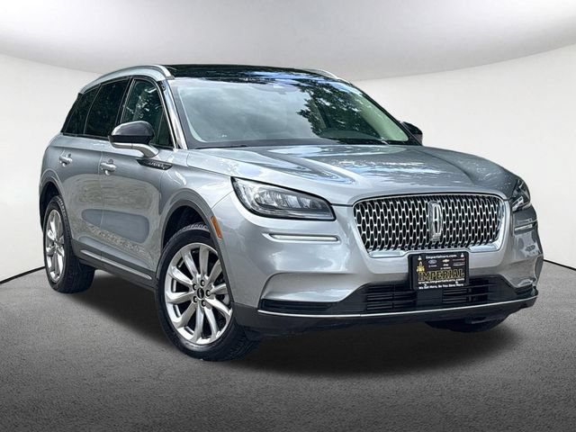 Used 2022 Lincoln Corsair AWD w/ Premium Package image 2