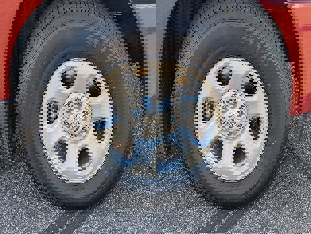 Used 2015 Nissan Titan S image 10