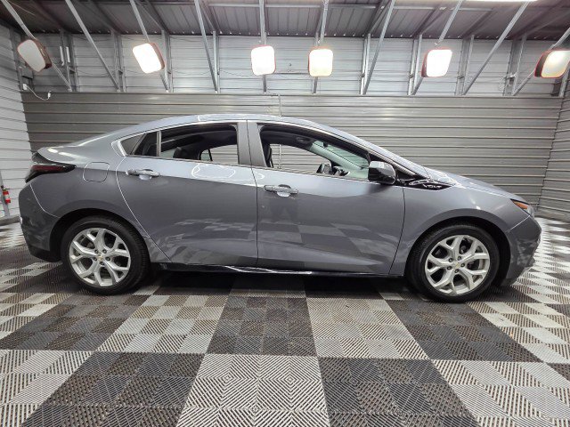 Used 2018 Chevrolet Volt Premier w/ Driver Confidence Package FWD image 9