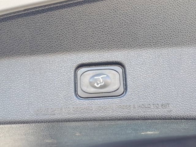 Used 2018 Ford Explorer Limited image 26