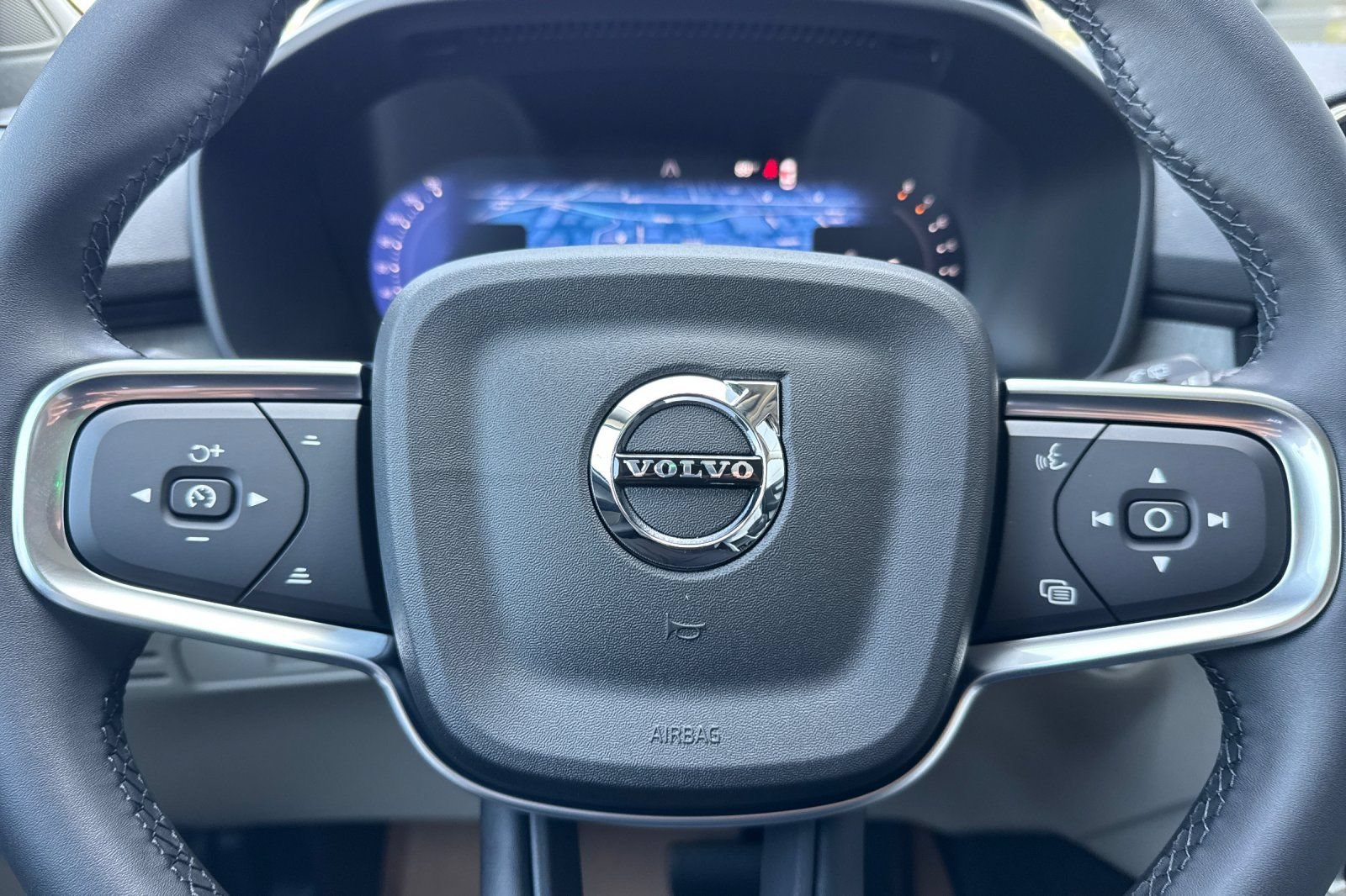 New 2026 Volvo XC40 B5 Ultra w/ Climate Package AWD/4WD image 27