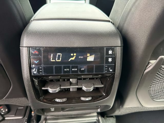 New 2026 Jeep Grand Cherokee L Limited w/ Limited Altitude Package AWD/4WD image 17