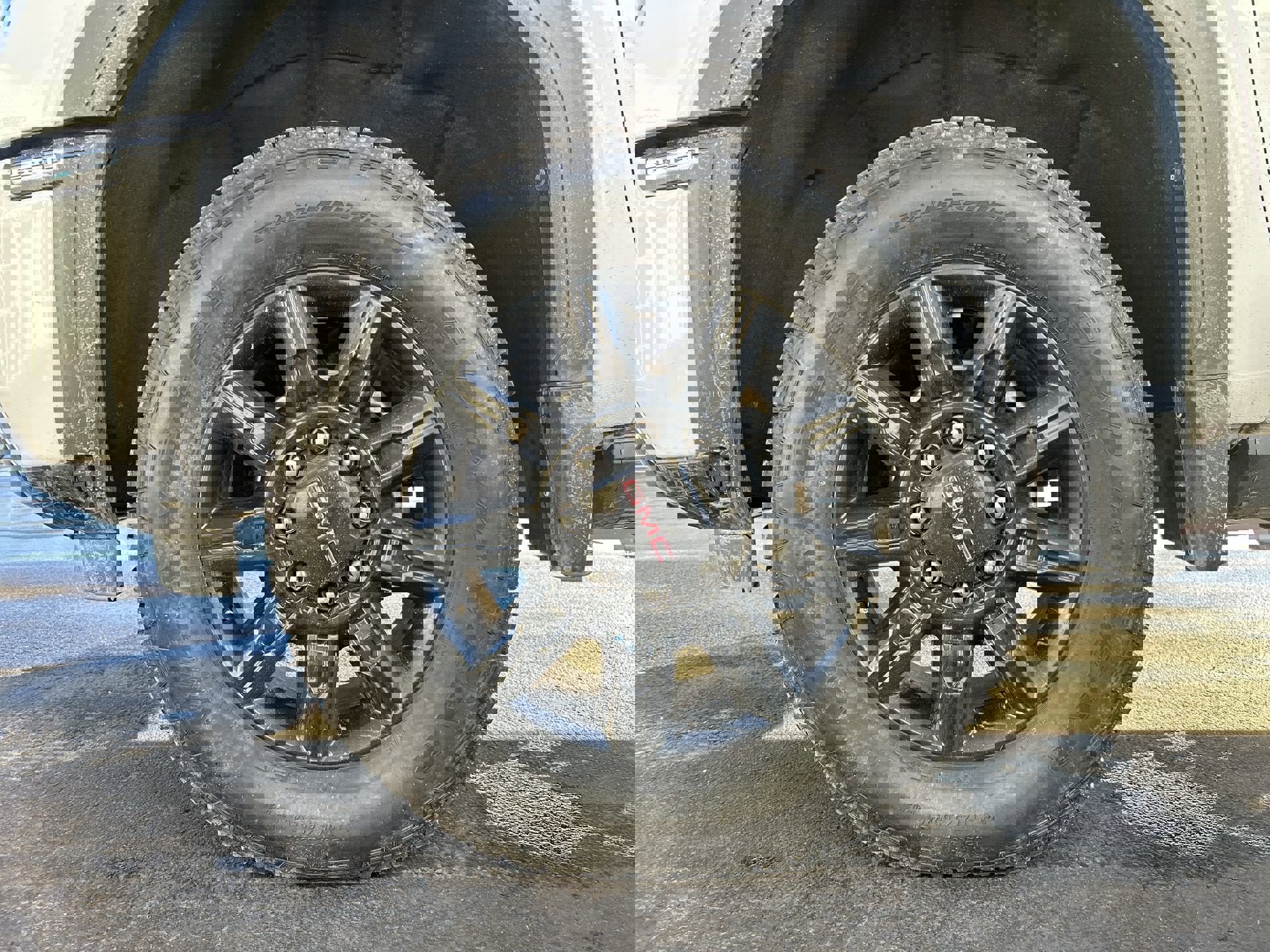 Used 2024 GMC Sierra 2500 AT4 w/ AT4 Premium Plus Package image 27