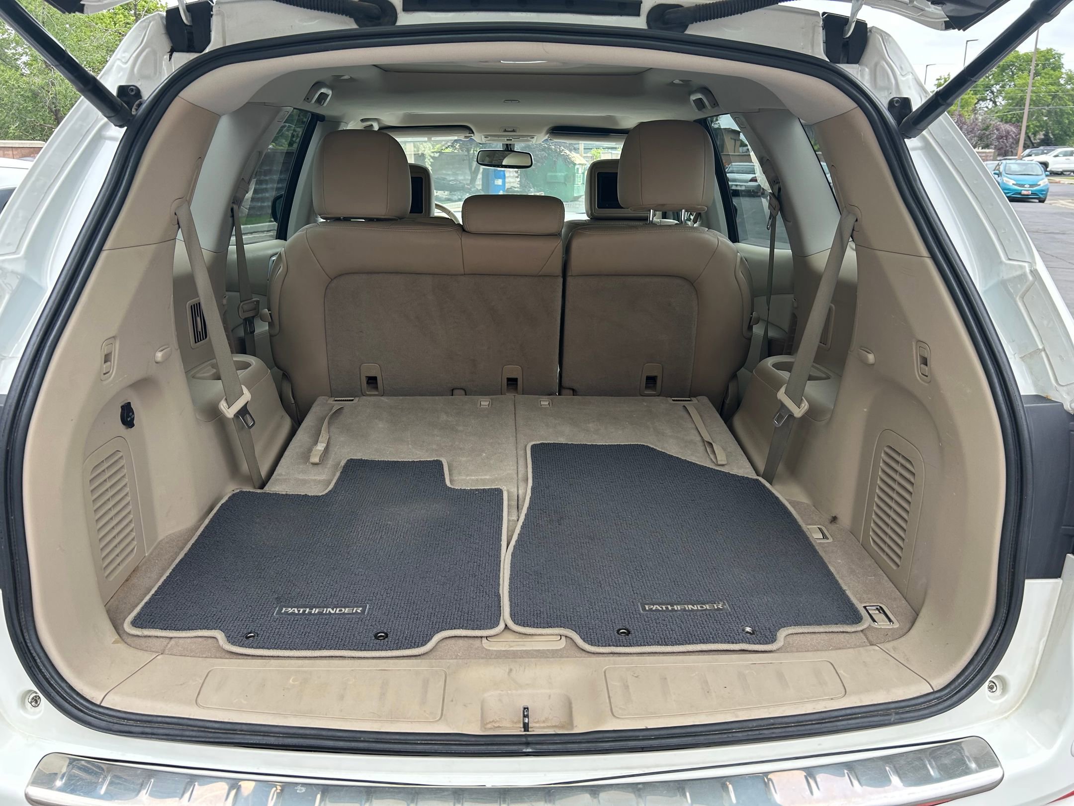 Used 2014 Nissan Pathfinder Platinum w/ Platinum Premium Package AWD/4WD image 26