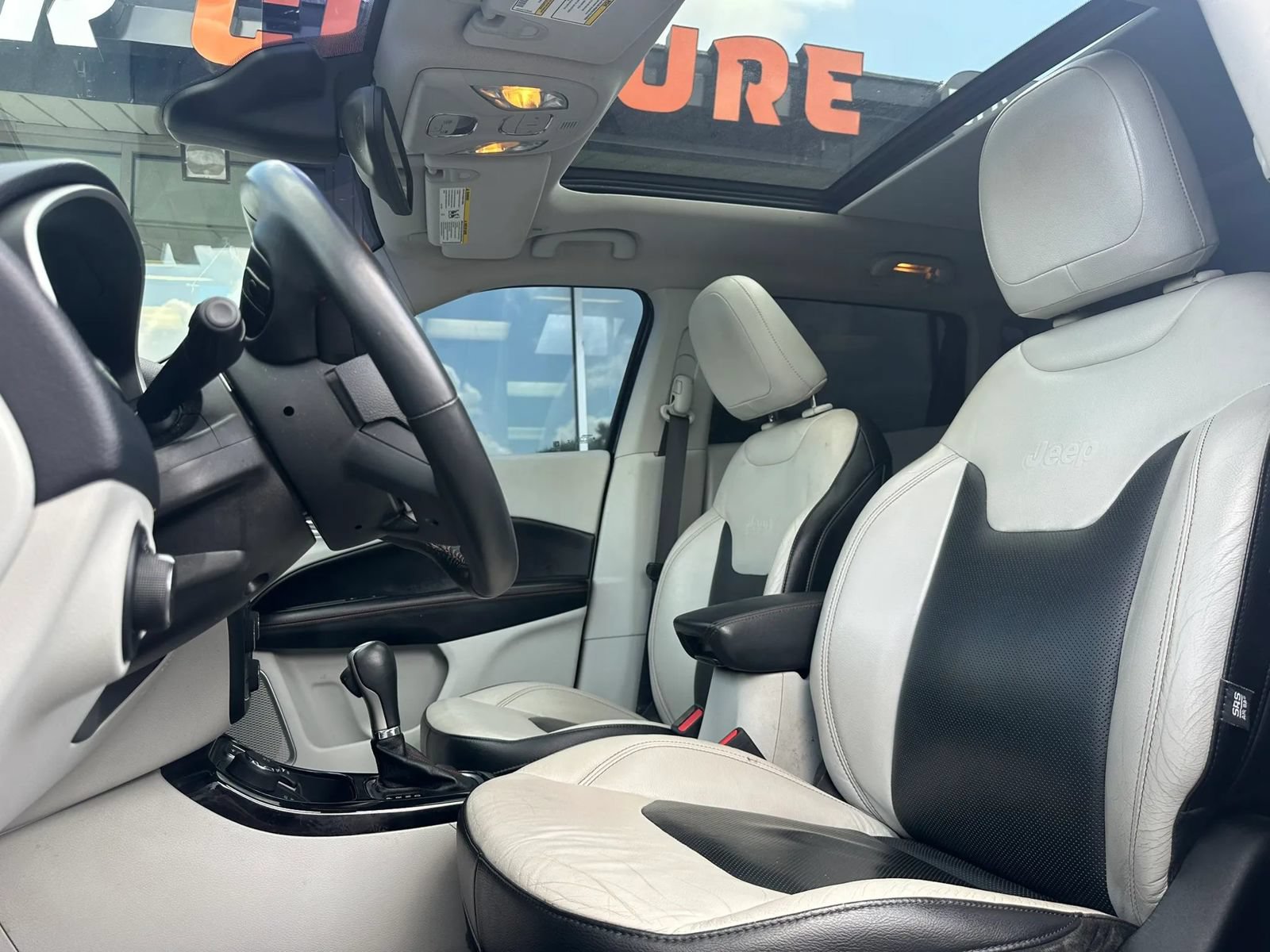 Used 2017 Jeep Compass Limited AWD/4WD image 8