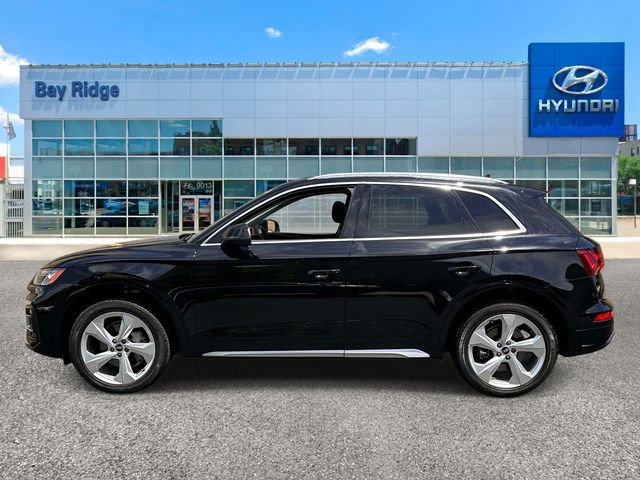 Used 2021 Audi Q5 2.0T Premium Plus w/ Premium Plus Package AWD/4WD image 2