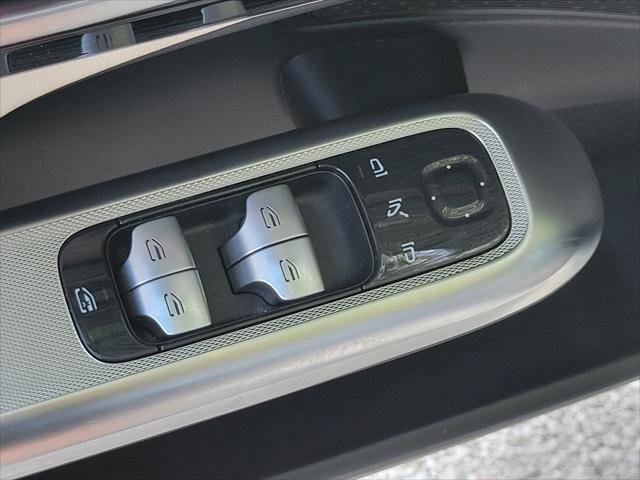 Used 2025 Mercedes-Benz E 350 4MATIC Sedan w/ Winter Package image 24