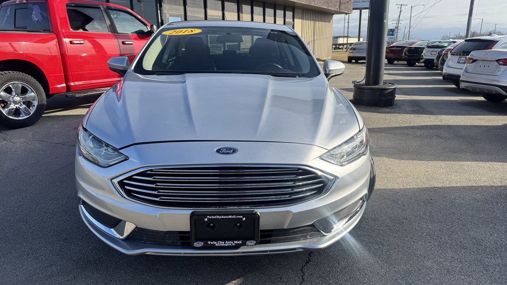 Used 2018 Ford Fusion SE w/ Fusion SE Technology Package image 3