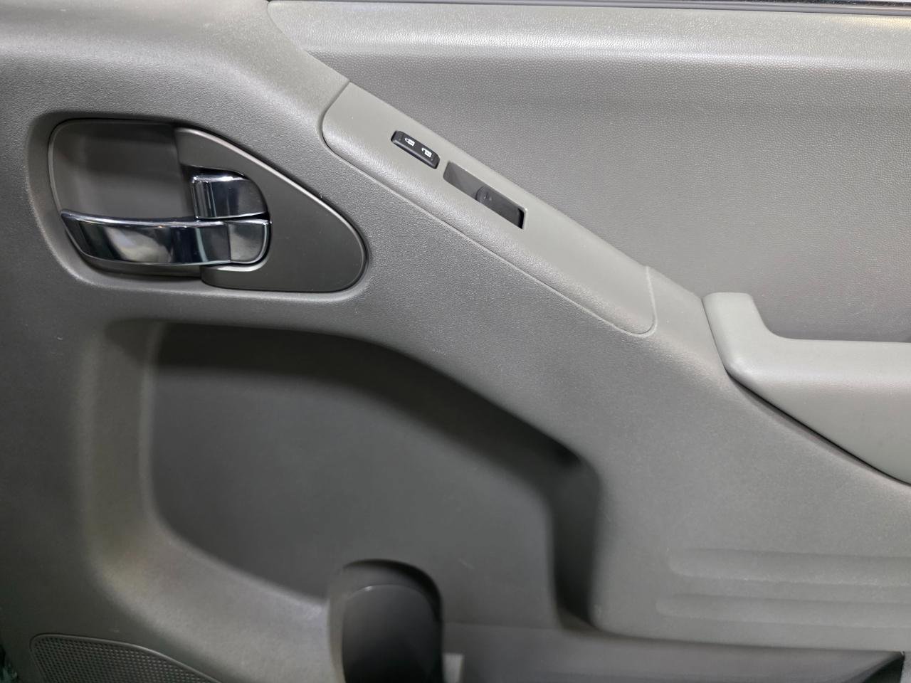 Used 2019 Nissan Frontier SV RWD image 25