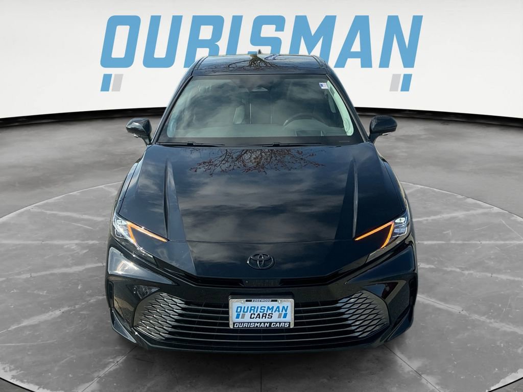 Used 2025 Toyota Camry XLE image 9