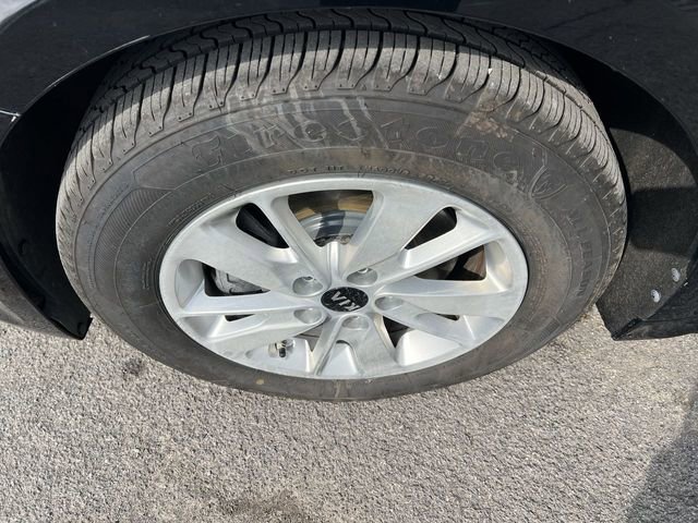 Used 2018 Kia Optima LX FWD image 12