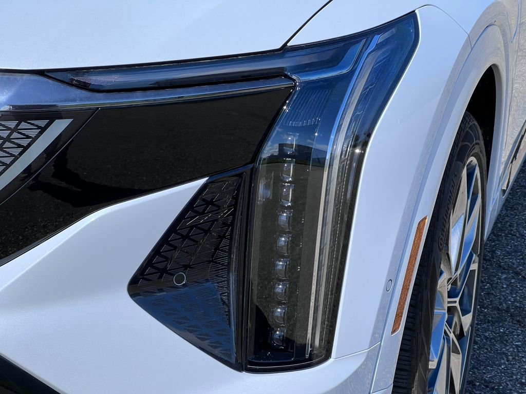 New 2026 Cadillac Optiq V AWD/4WD image 37