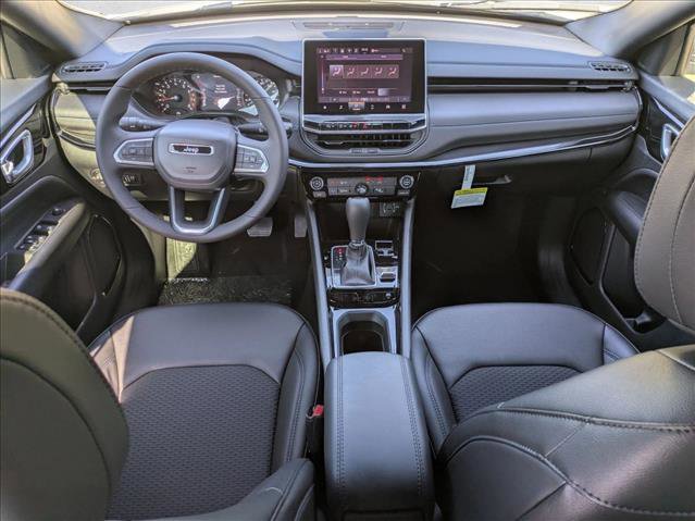 New 2026 Jeep Compass Latitude image 11