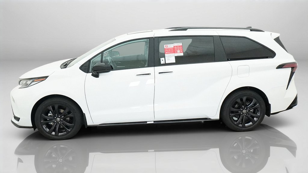 New 2026 Toyota Sienna XSE FWD image 30