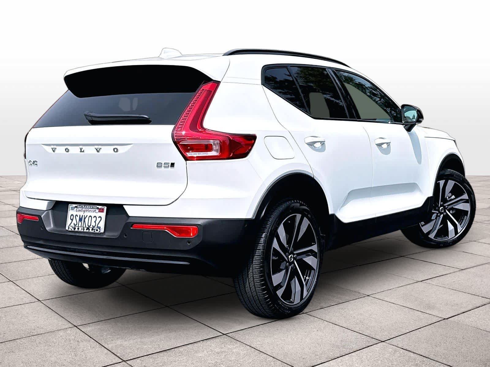 Used 2025 Volvo XC40 B5 Ultra AWD/4WD image 16