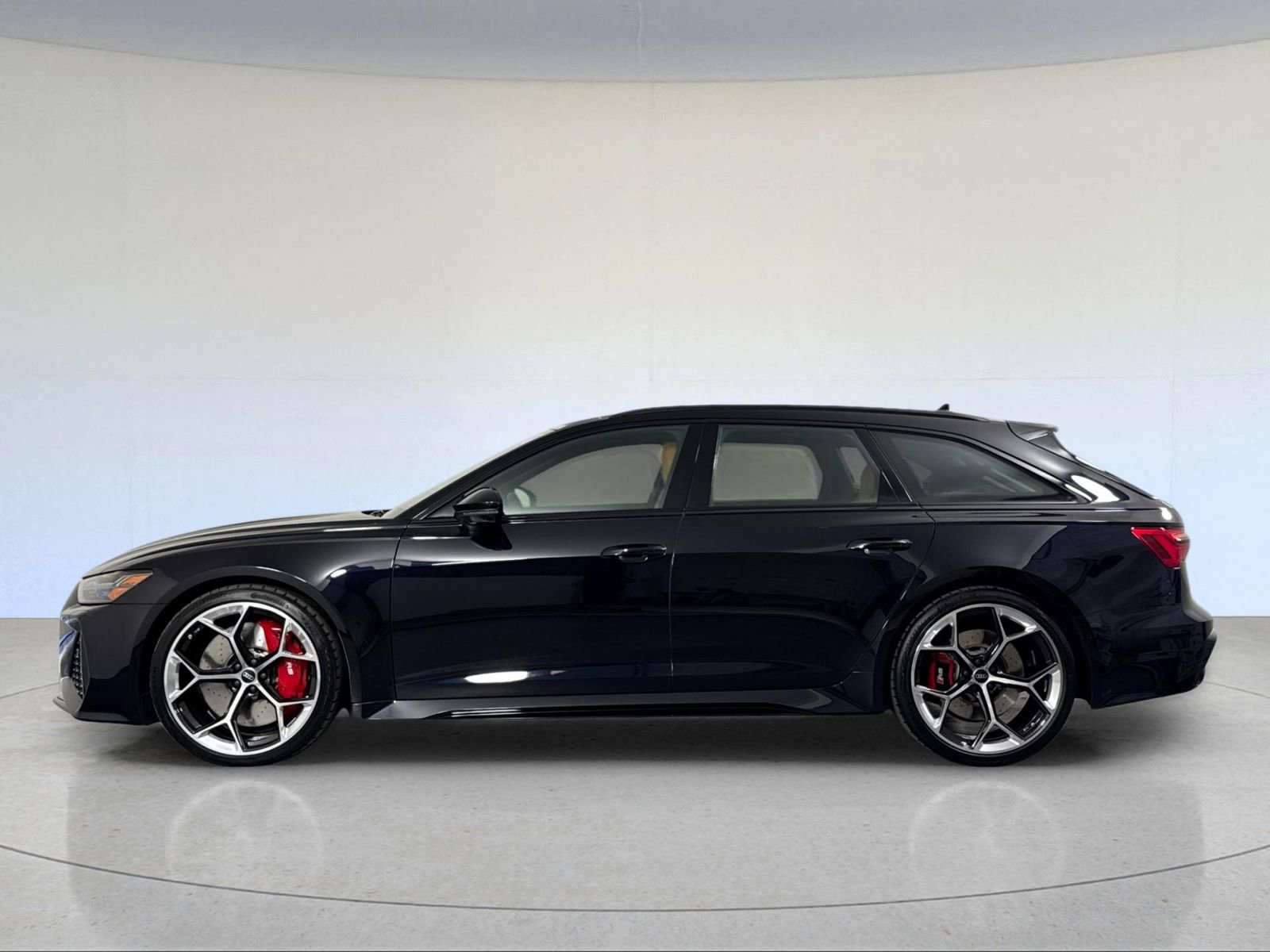 Used 2024 Audi RS 6 performance AWD/4WD image 2