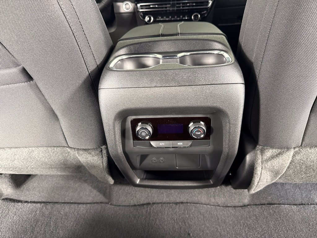 New 2027 Chevrolet Traverse LT FWD image 33